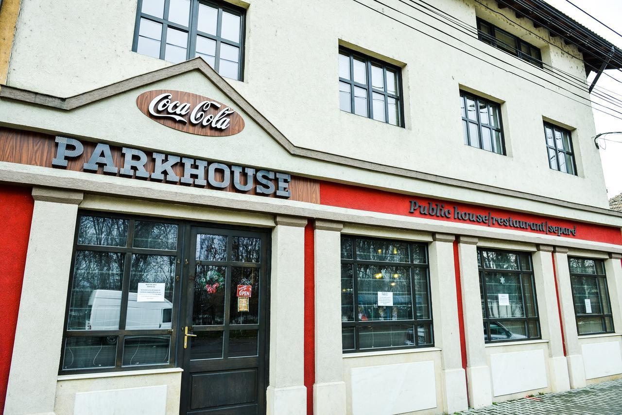 Park House Hotel Dej Exterior foto